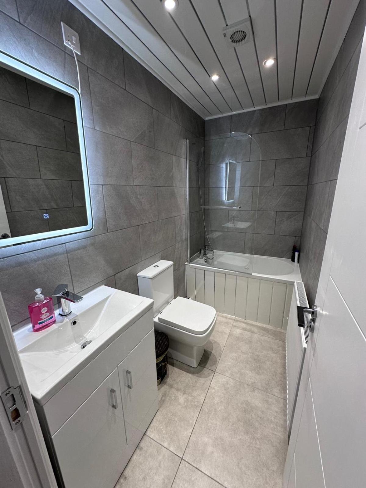 Modern Two-Bedroom Apartment Manchester Ngoại thất bức ảnh